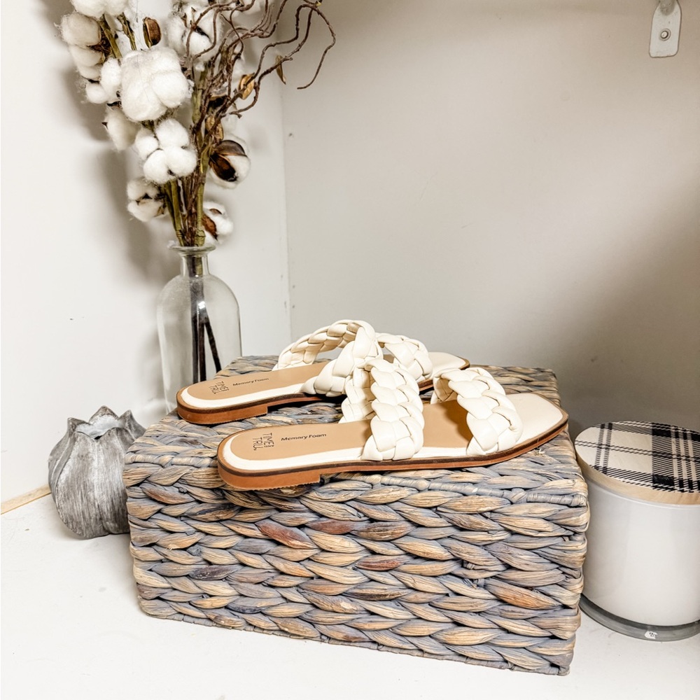 Time and Tru Cream White Braided Flat Sandals Size 8